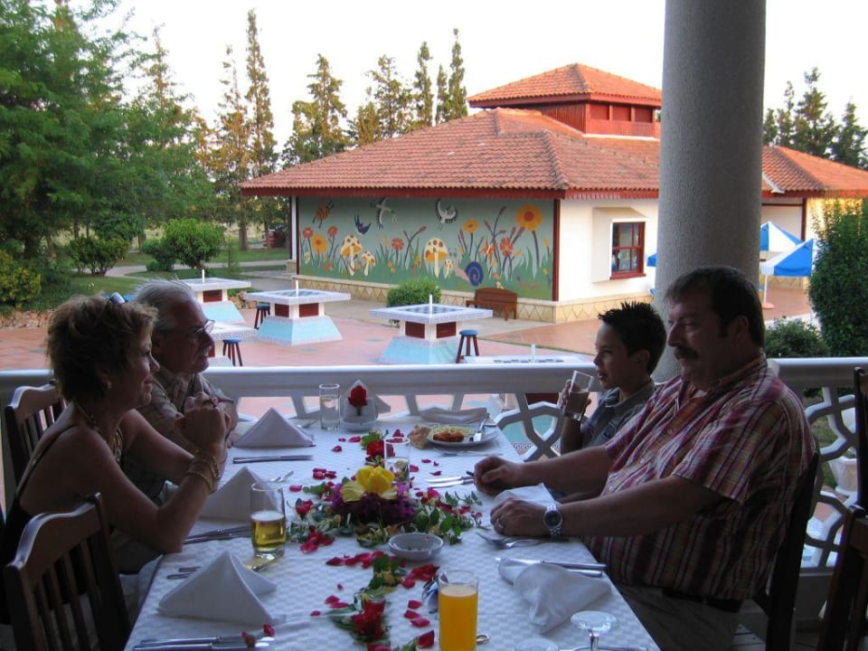 Unser Tisch Ali Bey Club