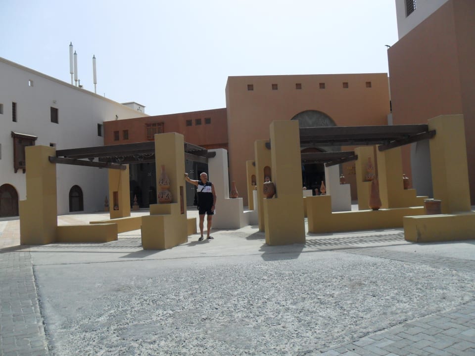 Le coreografiche strutture dell'entrata Pickalbatros Sands Hotel - Port Ghalib