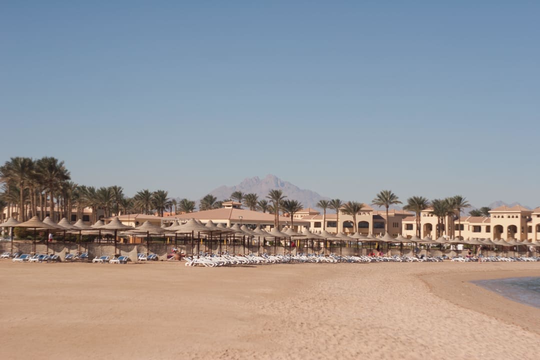 Пляж Cleopatra Luxury Resort Makadi Bay