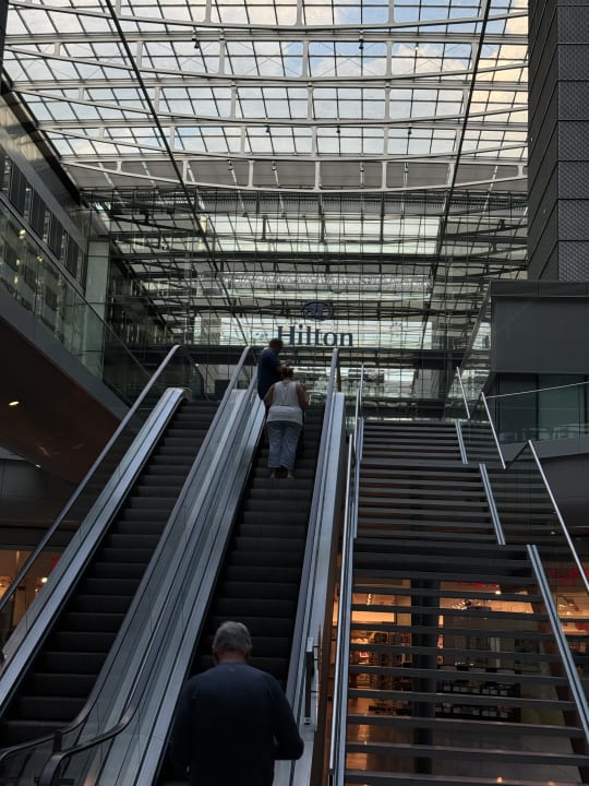 Außenansicht Hilton Frankfurt Airport