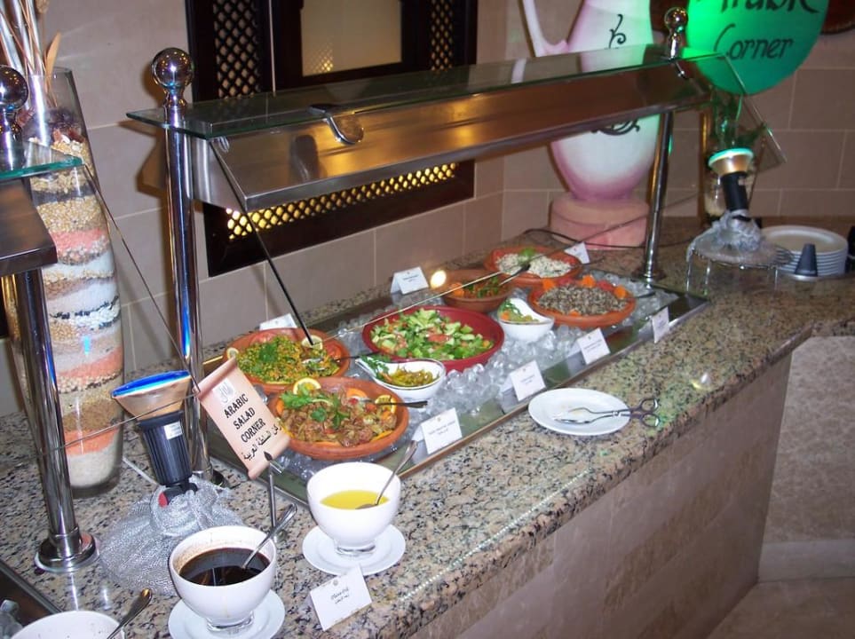Buffet Miramar Al Aqah Beach Resort