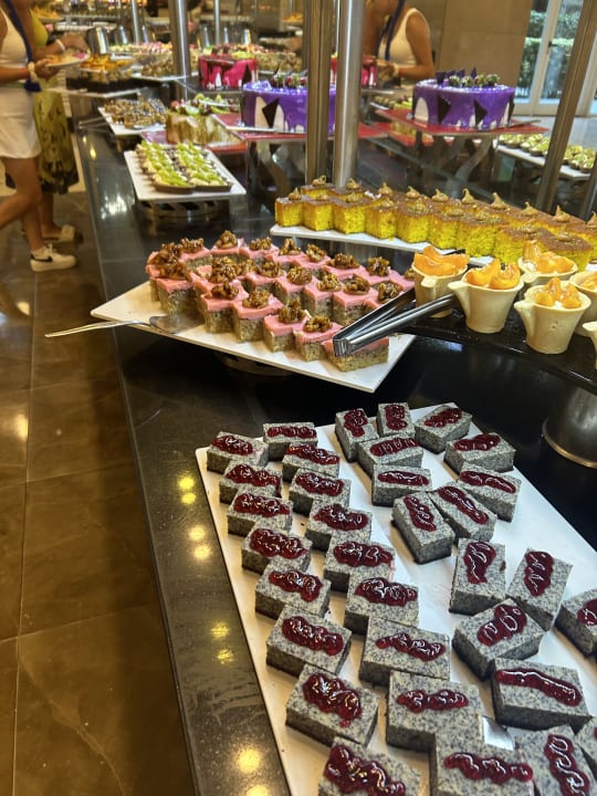 Gastro Well Palace Side