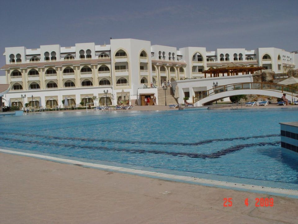 April 2009 Old Palace Resort Sahl Hasheesh