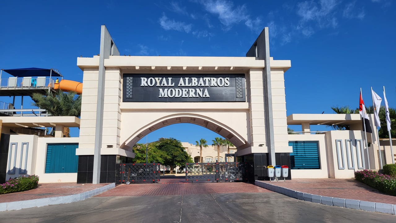 Außenansicht Pickalbatros Royal Moderna Resort-Sharm El Sheikh