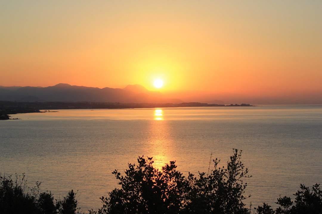 Sonnenaufgang Sealife Buket Resort & Beach