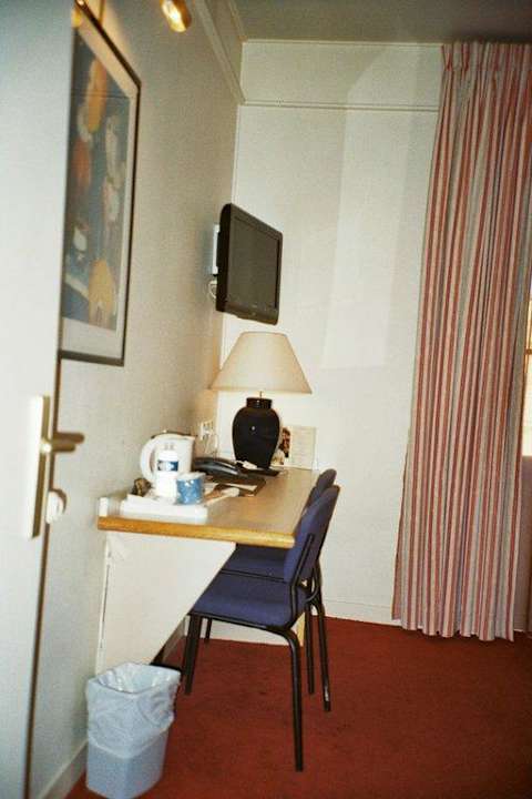 Zimmer Hotel Kyriad Paris 10 - Gare De L'est