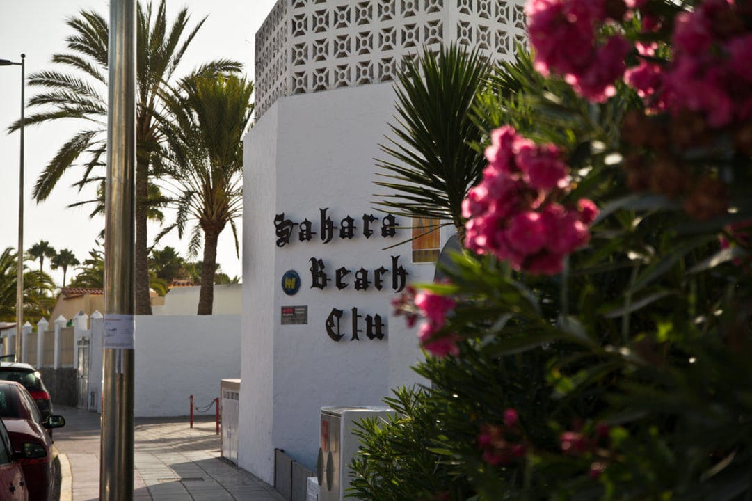 Eingangsbereich Vorderseite Sahara Beach Club