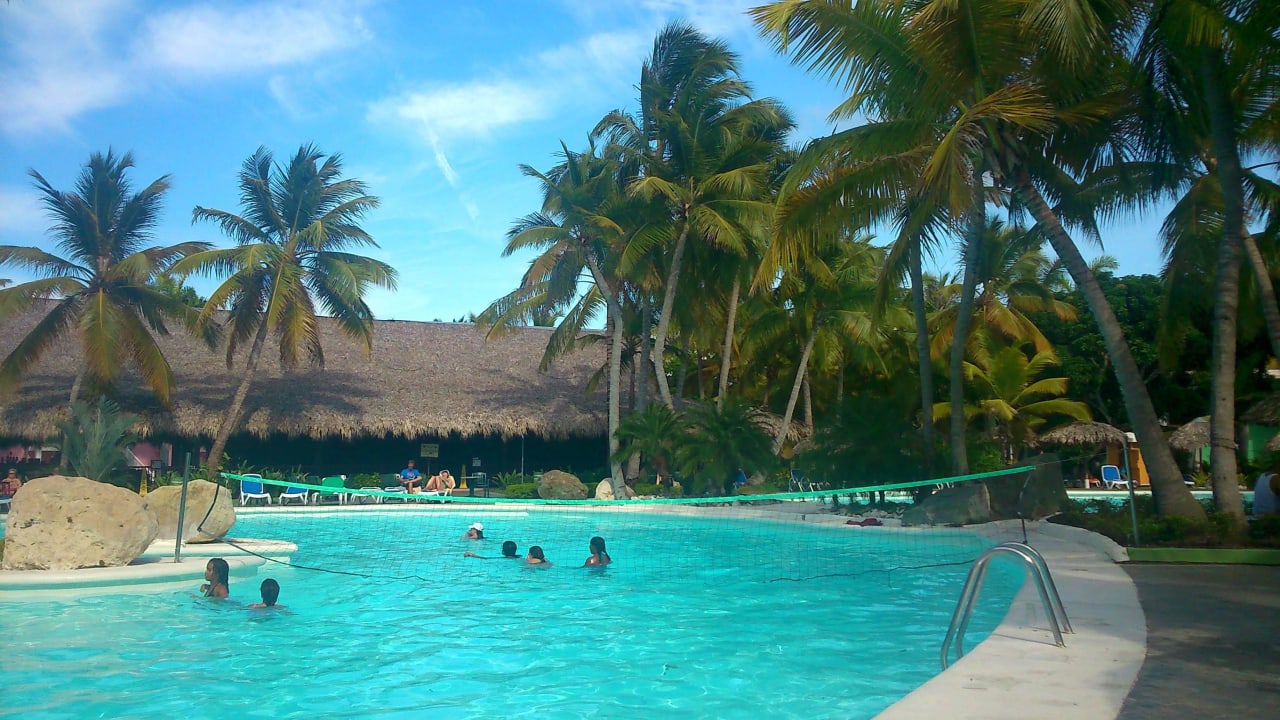 Pool im Vilage Playabachata Hotel