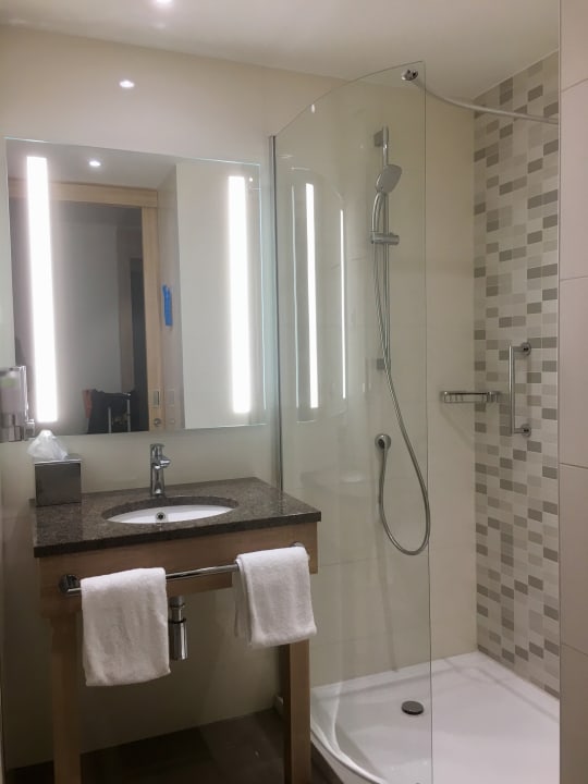 Zimmer Hampton By Hilton Frankfurt Airport