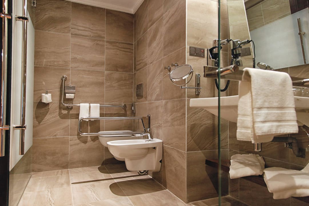 Bathroom handicap Hotel Riu Tikida Dunas