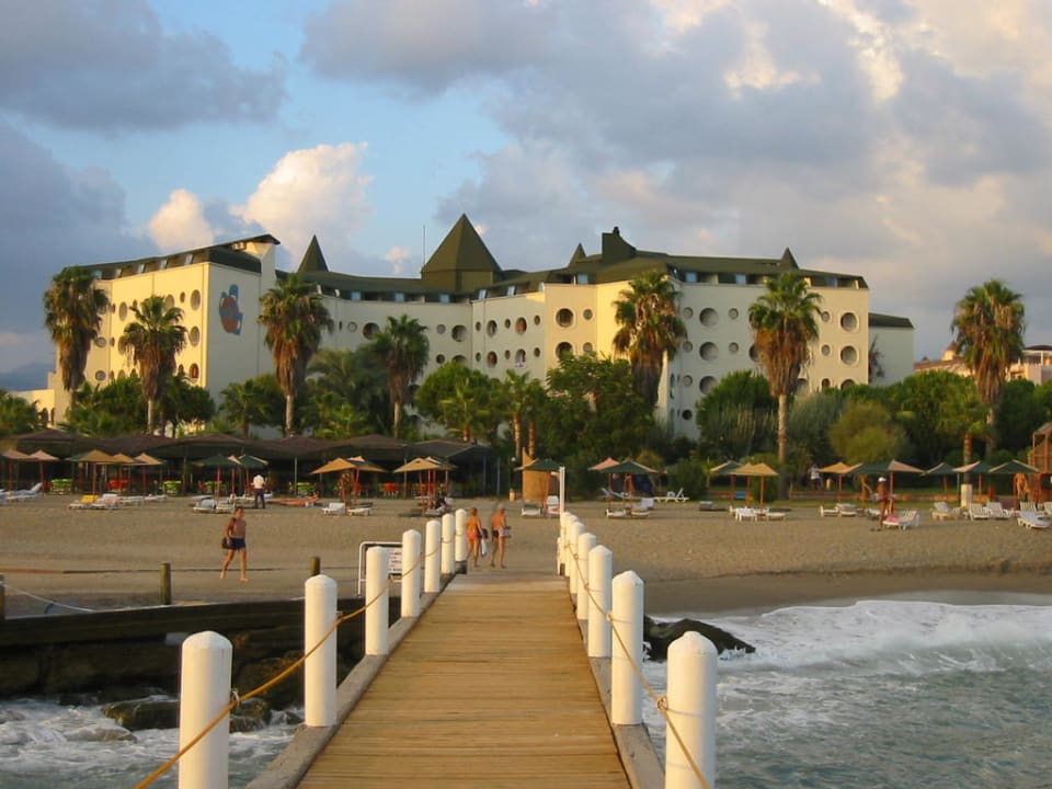 Evening view of the hotel MC Beach Park Resort Hotel