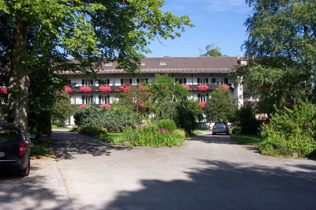 Vorderansicht Kurhotel Lauter im Park