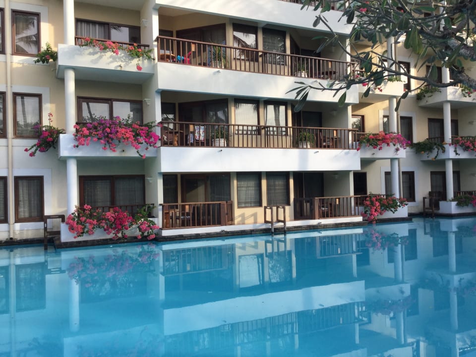 Pool The Laguna A Luxury Collection Resort & Spa