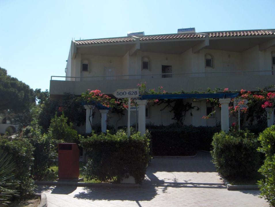 Der Weg zum Pool Hotel Filerimos Village
