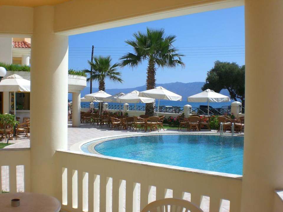 Blick von der Terrasse des Studios Hotel Stavroula Palace