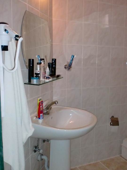 Waschbecken im Bad Semt Luna Beach Hotel