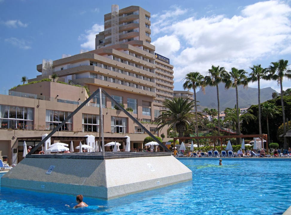 Hotel & Pool-Anlage Iberostar Waves Bouganville Playa