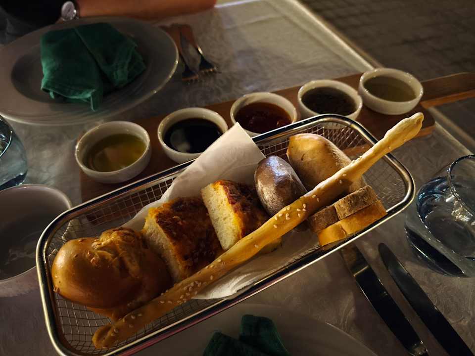 Gastro Kaisol Romance Resort