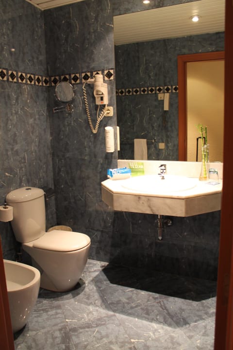 Badezimmer Exe Sevilla Macarena