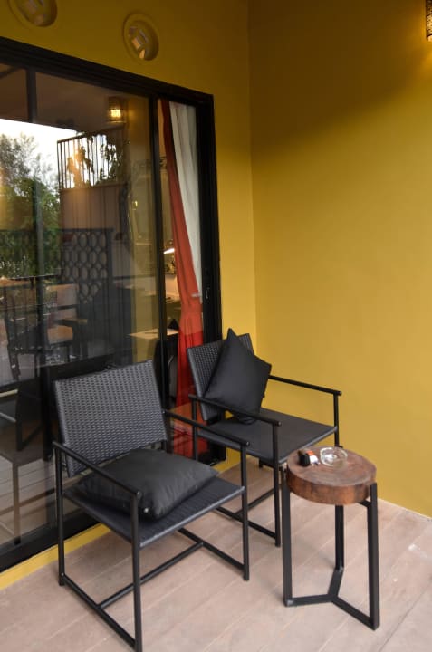 Balkon Hibiscus Grand Deluxe Moracea by Khao Lak Resort