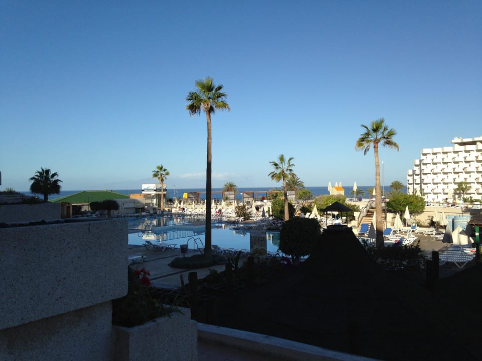 Zimmerausblick zum Pool Alexandre Hotel Gala
