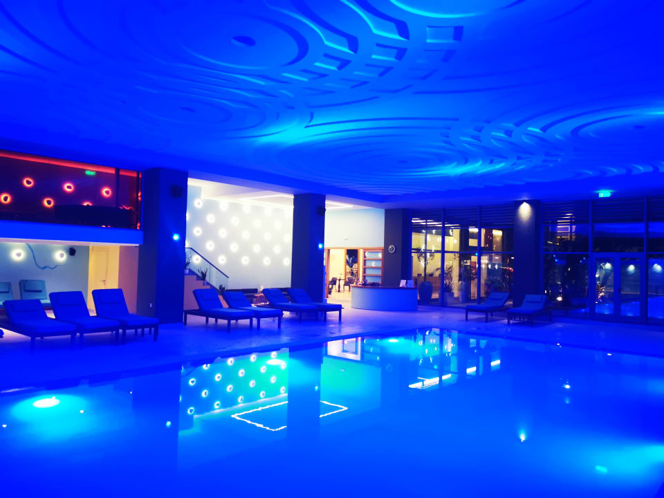 Pool Arina Beach Resort