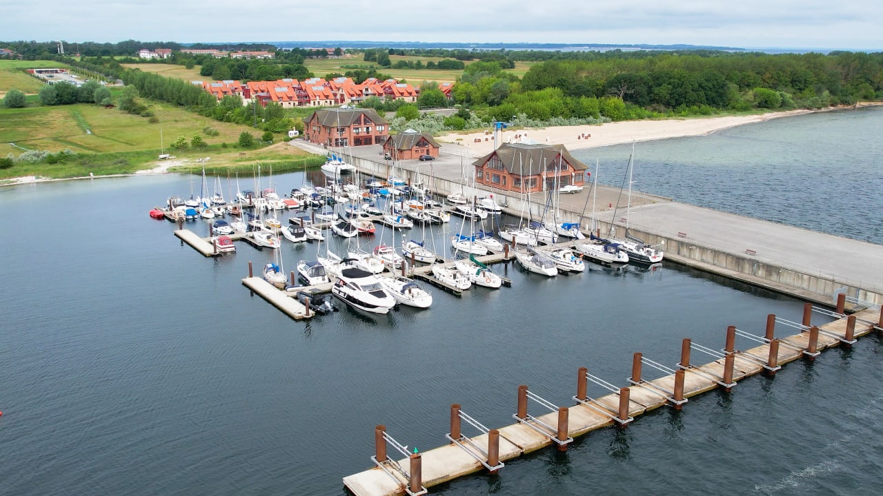 Außenansicht Bades Huk Marina Hotel	