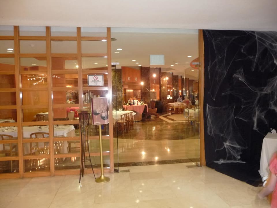 Entrée du restaurant  Alexandre Hotel Gala