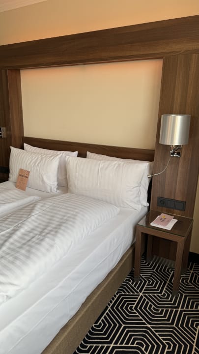 Zimmer Flemings Hotel Frankfurt Main-Riverside