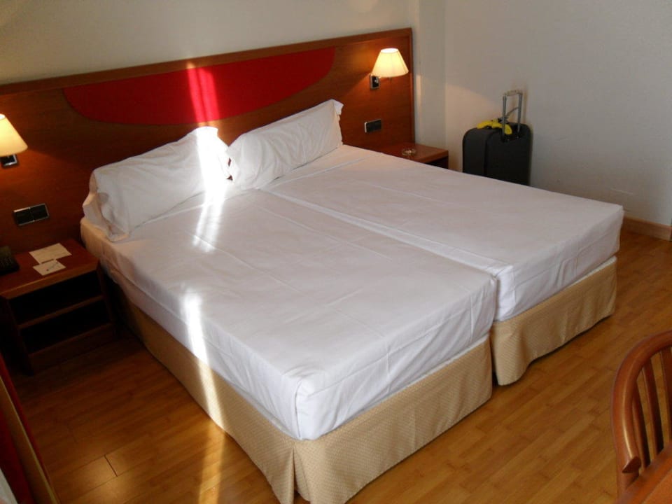 Wnetrze pokoju Hotel Alcala Plaza