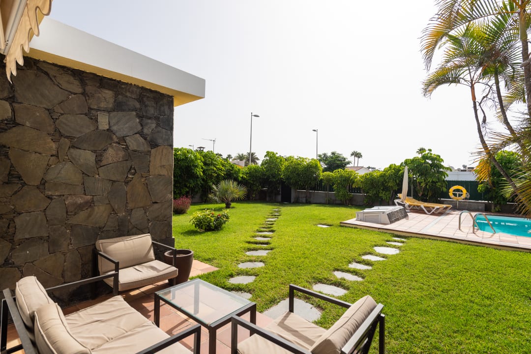 Gartenanlage Bungalows Cordial Macaro Beach