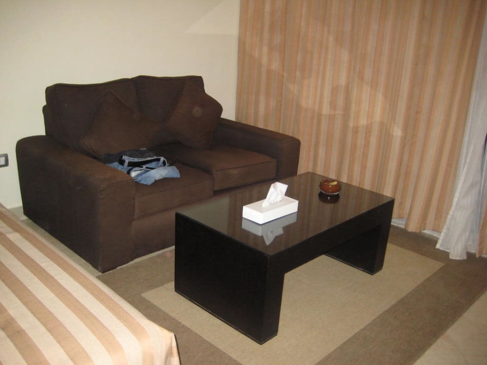 Couch im Superior Zimmer Fort Arabesque Resort, Spa & Villas