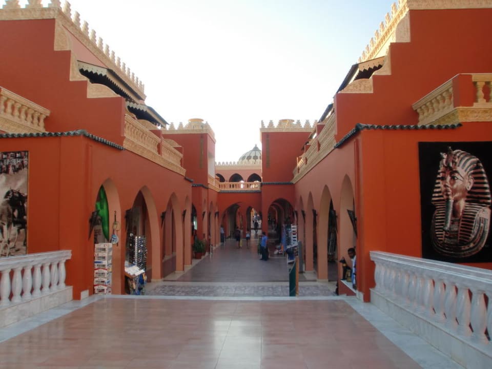 Hauptstraße Pickalbatros Alf Leila Wa Leila Resort - Neverland Hurghada