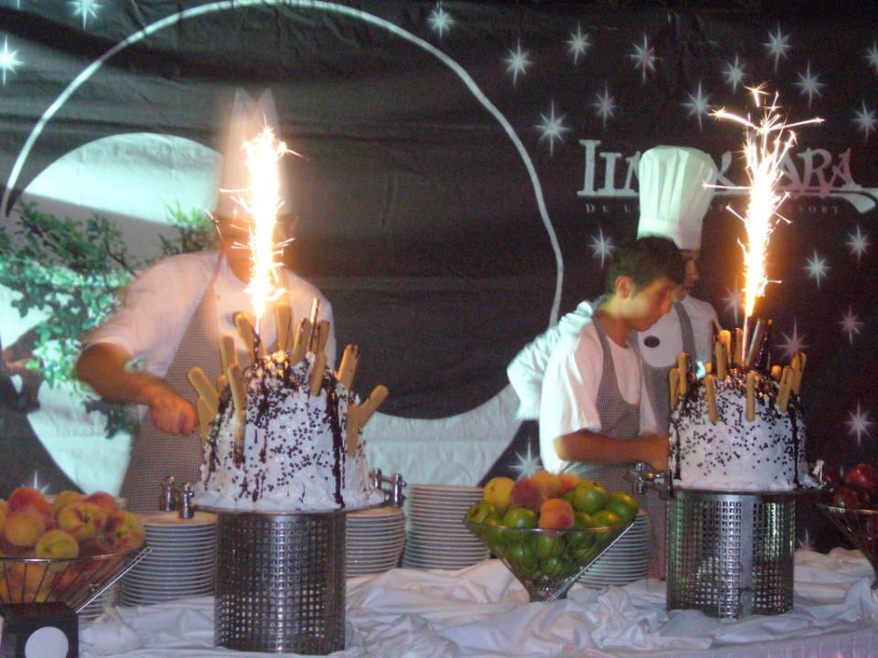 Торт-мороженое Limak Lara Deluxe Hotel & Resort