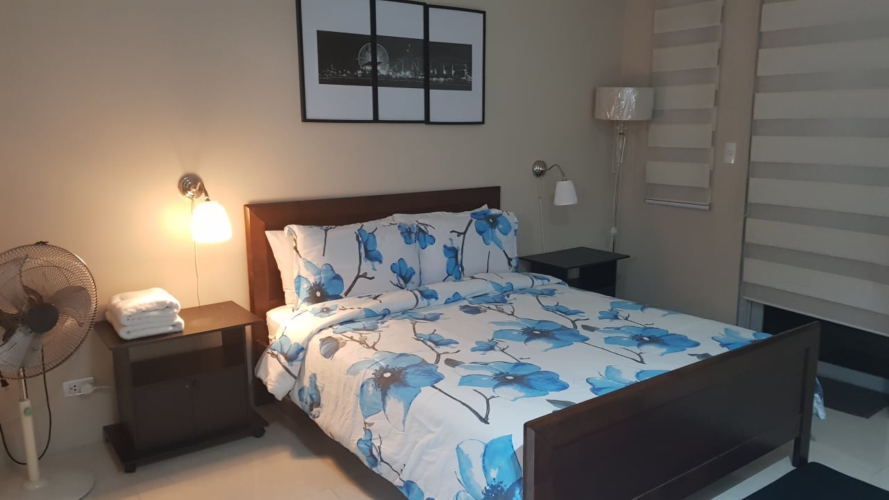 Zimmer One Palm Tree Condo