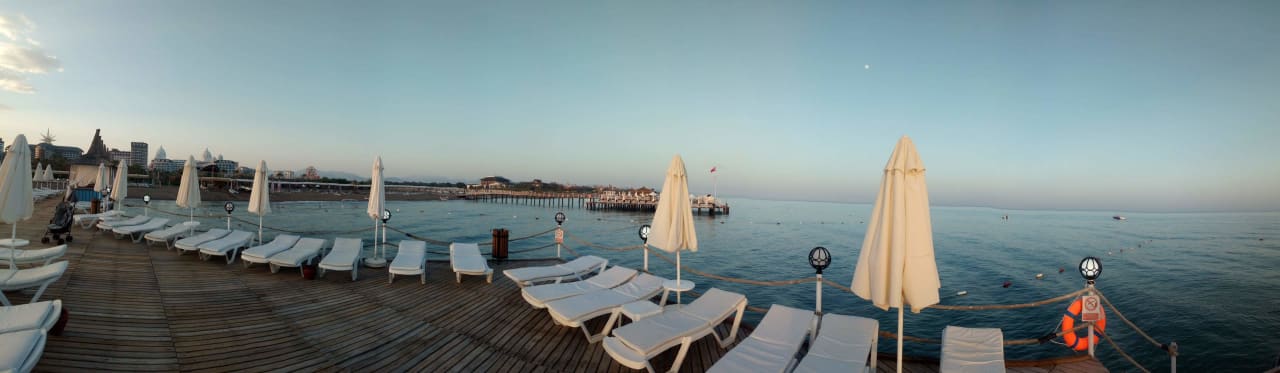 Strand Saturn Palace Resort Hotel