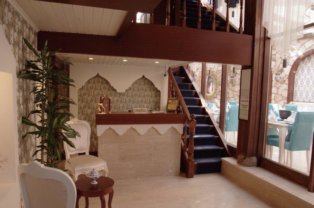 Entrance & Lobby Hotel Yunushan Boutique