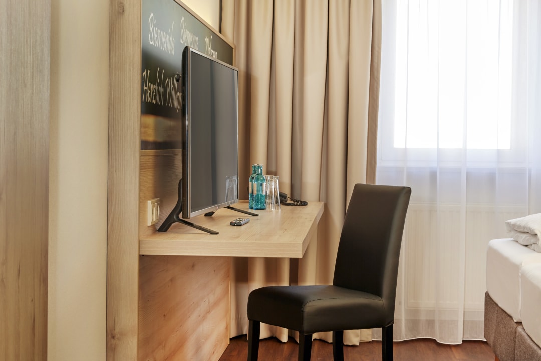 Zimmer H+ Hotel Stuttgart Herrenberg