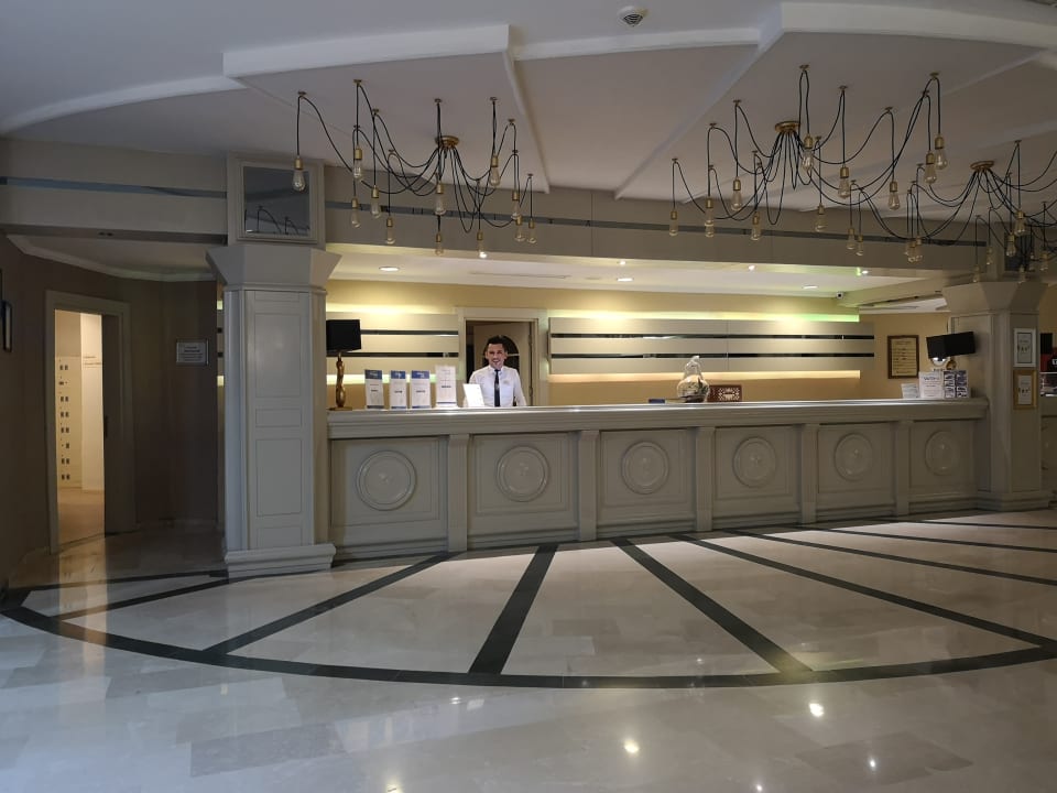 Lobby Bella Resort & Spa