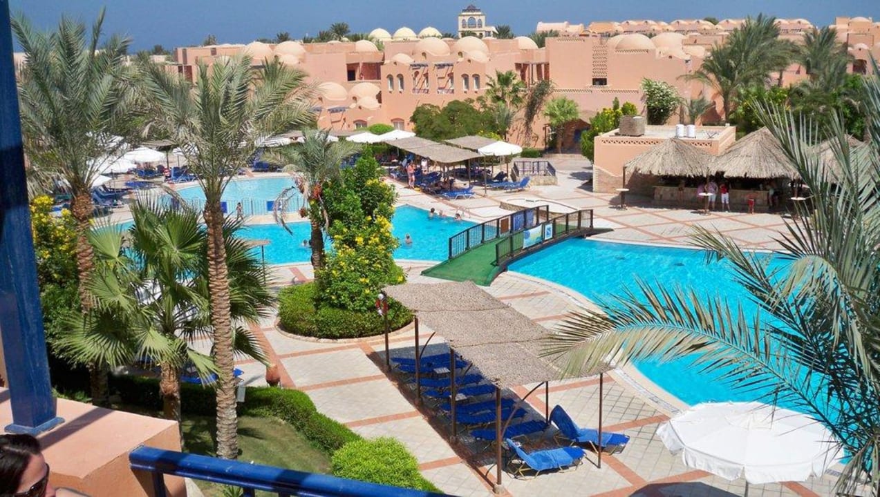 Blick von Zimmer 4325 auf den Family Pool Jaz Makadi Oasis Resort