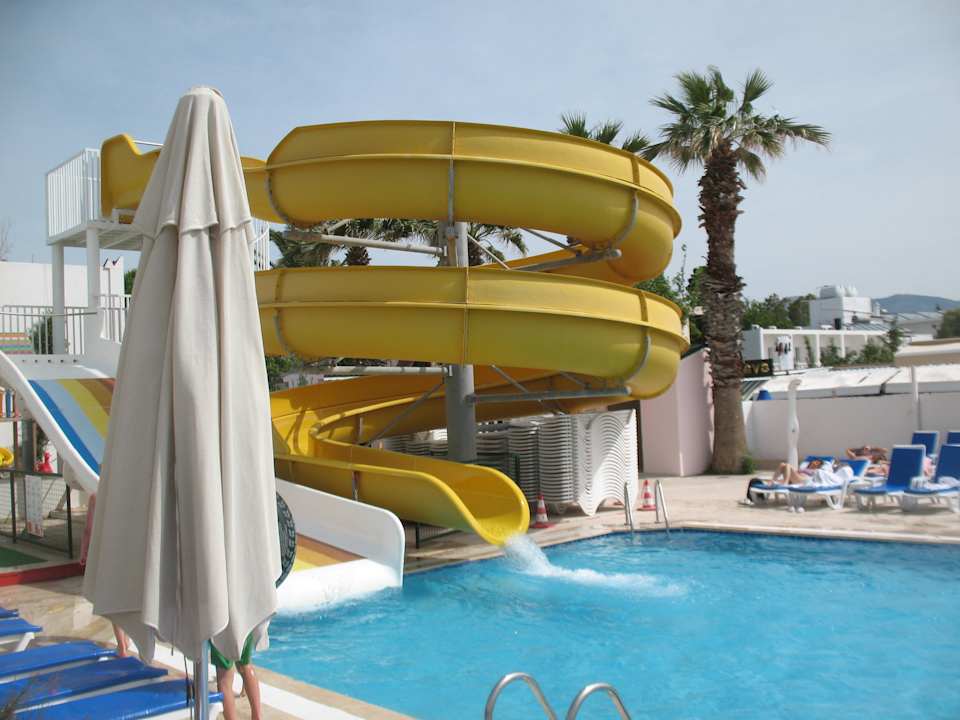 Zjeżdżalnie Petunya Beach Resort