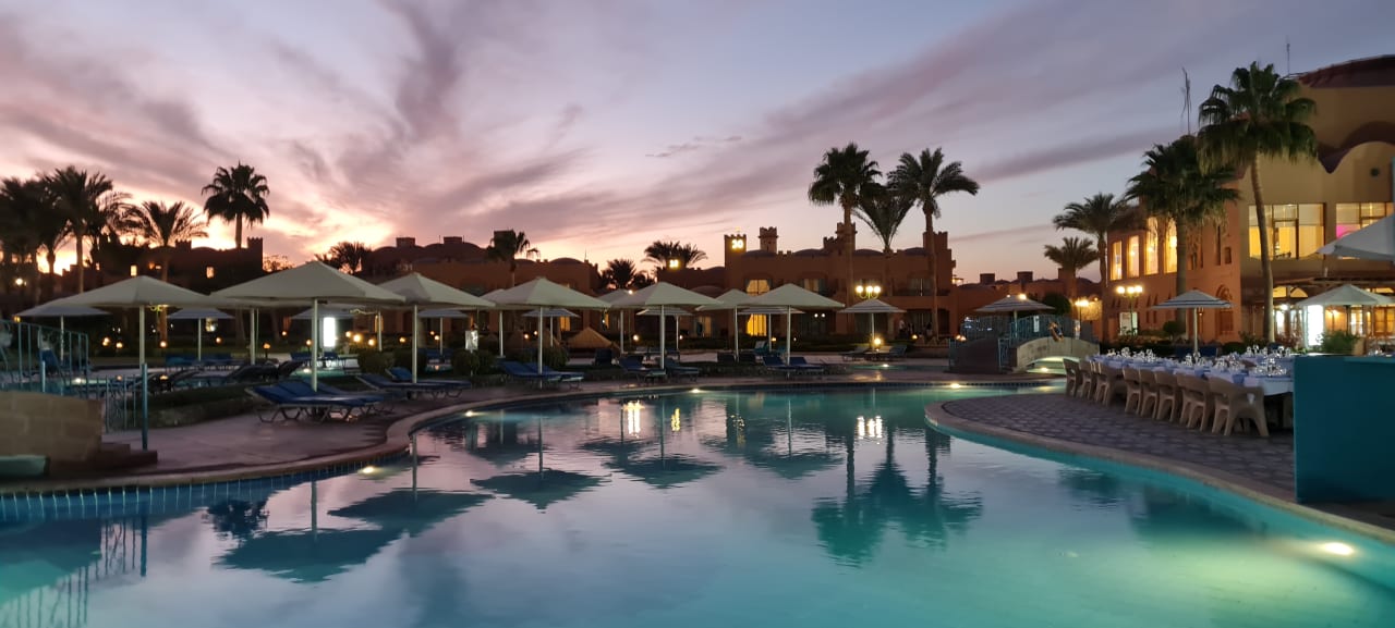 Pool Akassia Swiss Resort