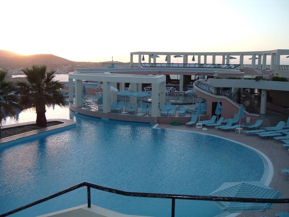 Pool Athina Palace Resort & Spa