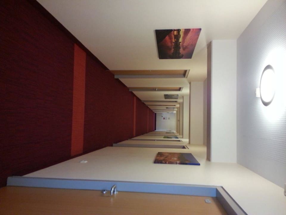 Gang zum Zimmer Stadtoase Kolping Hotel