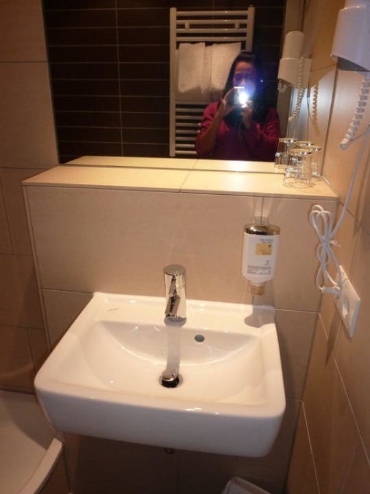 Badezimmer Holiday Inn - the niu, Fusion Hamburg St. Georg