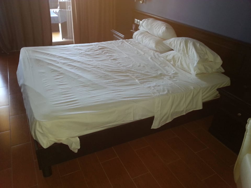 Bett nach Reinigung All Senses Nautica Blue Exclusive Resort & Spa