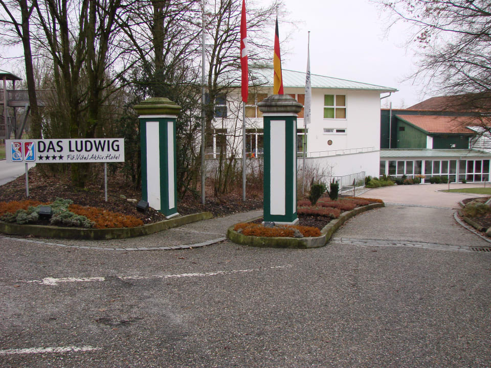Einfahrt zum Hotel Fit Vital Aktiv Hotel DAS LUDWIG
