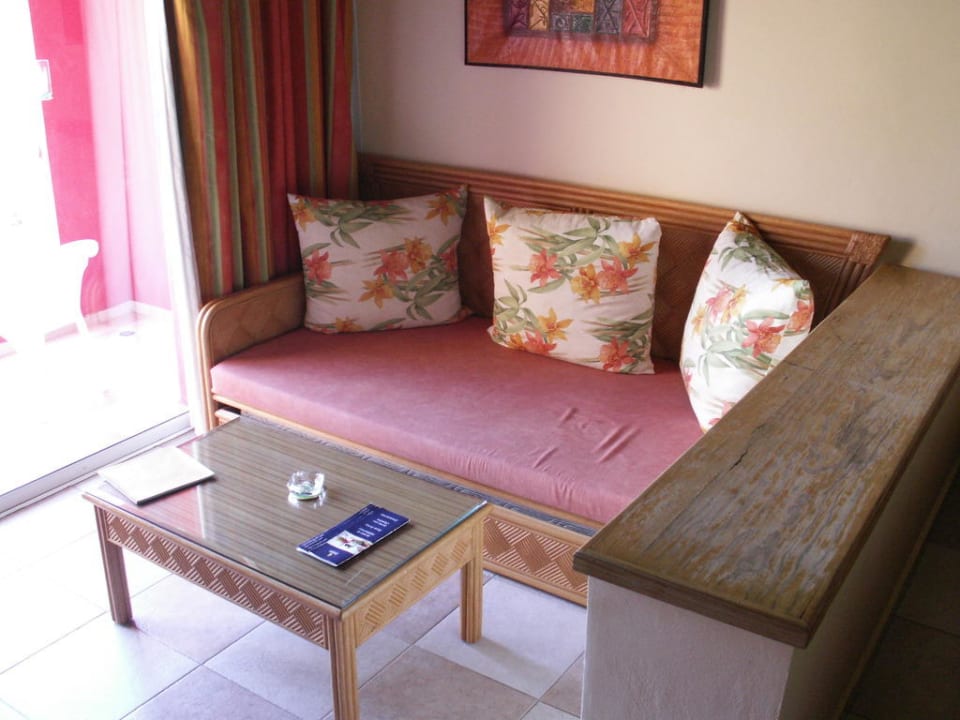 Sitzecke und drittes Bett  Punta Cana Princess All Suites Resort & Spa