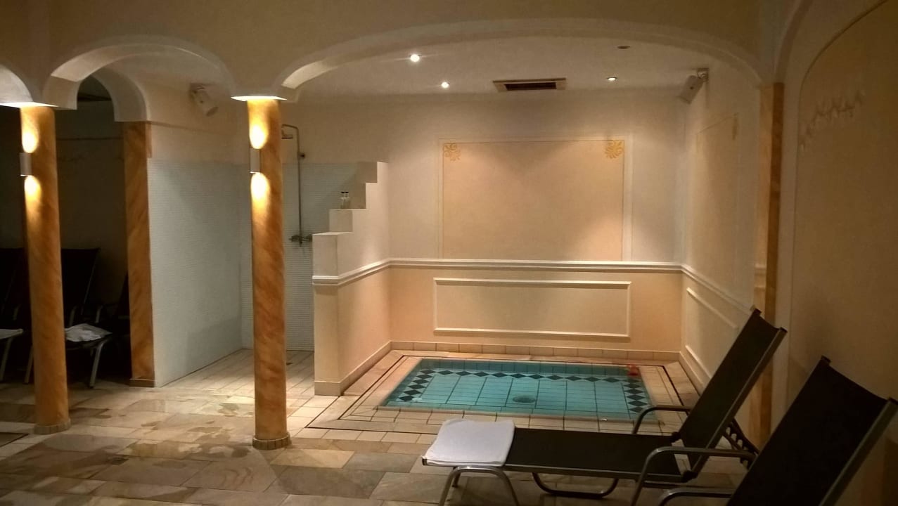 Kinderpool für ganz kleine Kinder !  Alpen Hotel Post