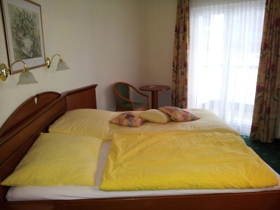 Sauberes Doppelzimmer Hotel Garni Alpenglühn